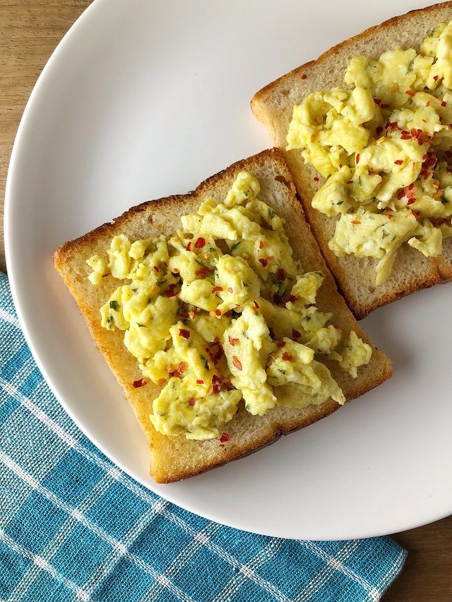 Toast With Cheese Scrambled Eggs